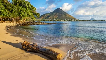 Tamarin Bay auf Mauritius bei Sonnenuntergang