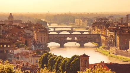 Ponte Vecchio in Florenz bei Sonnenuntergang