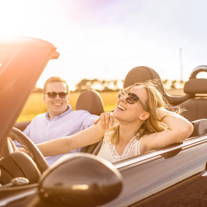 Ein Cabrio bedeutet Freiheit - und lässt sich ganz einfach bei Sunny Cars buchen