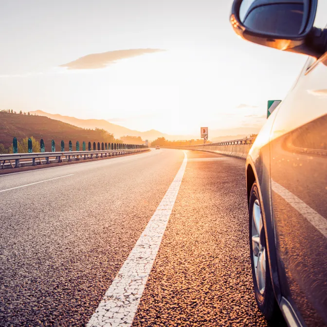 Entspannt bei Sunny Cars buchen und mit dem Mietwagen ins Ausland