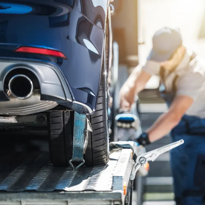 Auto wird abgeschleppt
