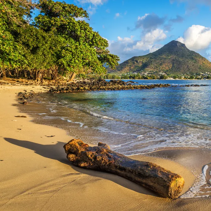 Tamarin Bay auf Mauritius bei Sonnenuntergang