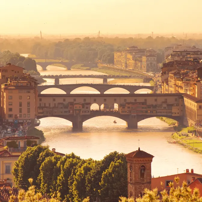 Ponte Vecchio in Florenz bei Sonnenuntergang